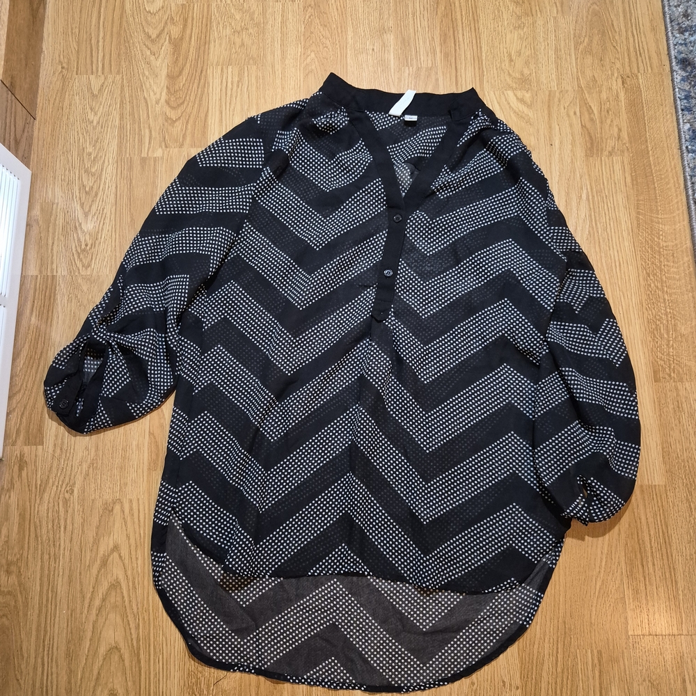 Tacera Black and White Chevron Blouse